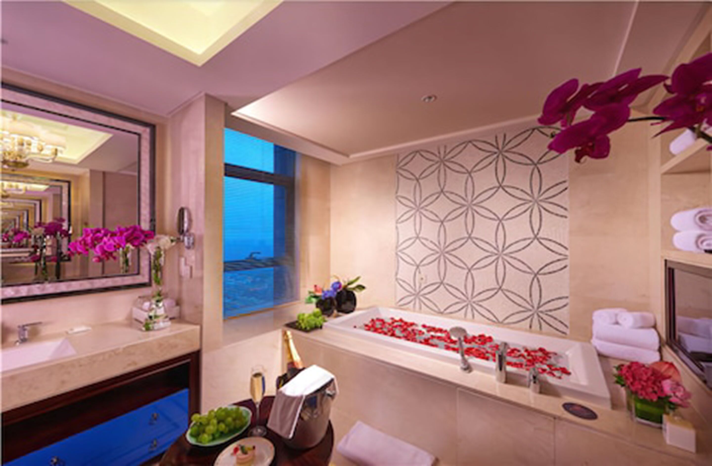 deluxe suite | bathroom | separate bathtub and shower, free toiletries, bathrobes, slippers
