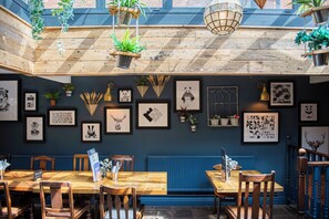 Breakfast, lunch and dinner served - The Bushel by Greene King Inns (Bury St Edmunds)