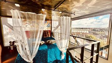 1 bedroom, Egyptian cotton sheets, premium bedding, Select Comfort beds