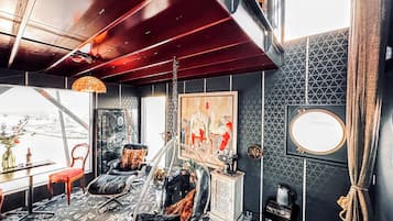 Exclusieve suite, 1 kingsize bed, bad, uitzicht op het water | 1 slaapkamer, lakens van Egyptisch katoen, luxe beddengoed