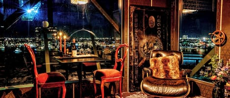 Design Suite, Tower (Mystique) | 1 soveværelse, egyptiske bomuldslagner, premium-sengetøj