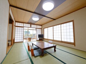 Japanese Room, 8-10 Tatami-Mats | In-room safe, free WiFi - Yagurumasou (Asakura)