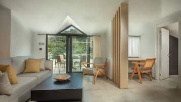 Loft Supérieur, 2 chambres, baignoire à jets, dans les dépendances | 1 chambre, literie de qualité supérieure, chambres insonorisées
