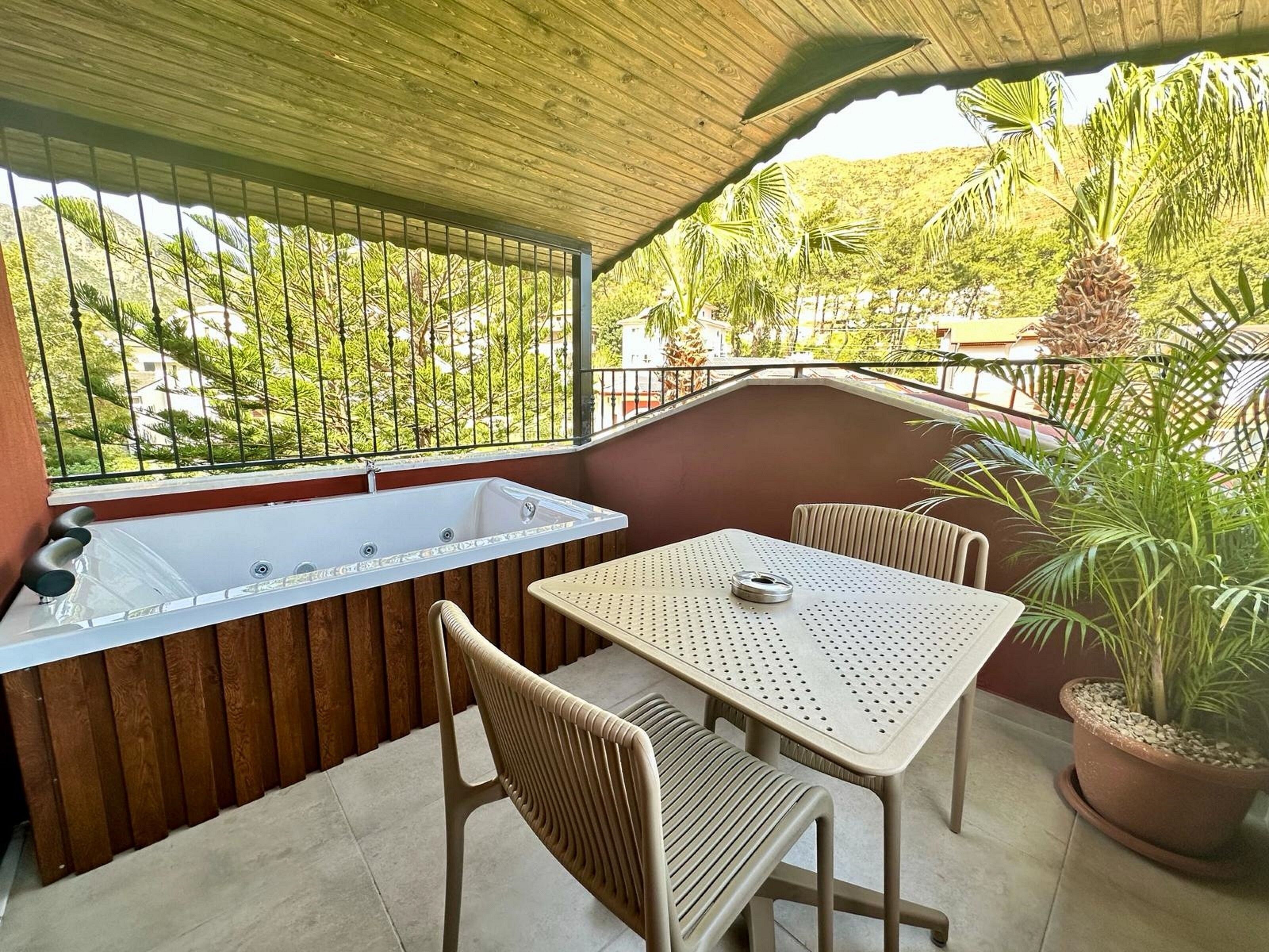 Photo - Grand Aquarium