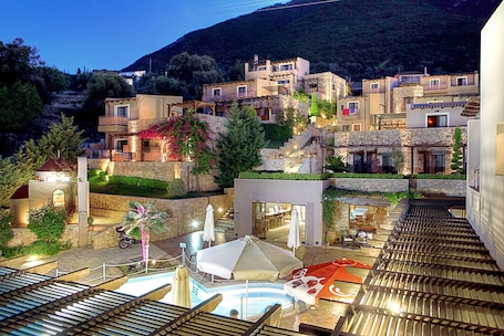 Exterior. Tesoro Hotel