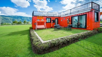 2 Bedroom Family Villa (Container) | Een kluis op de kamer, een bureau, extra bedden, gratis wifi
