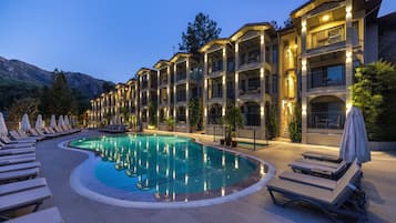 Fassade der Unterkunft – Abend/Nacht