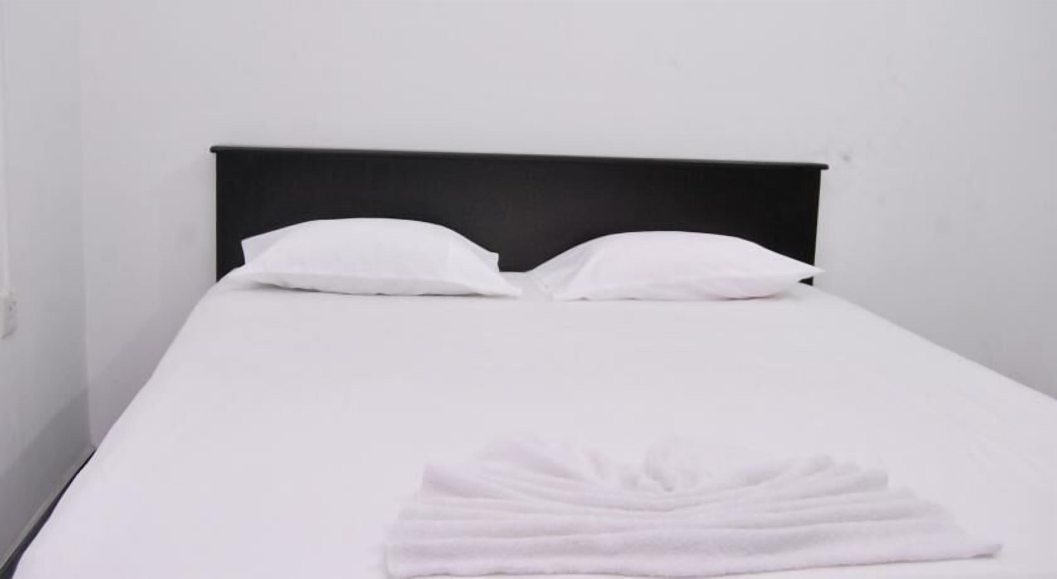 Habitación estándar con 1 cama doble o 2 individuales, 1 cama doble, no fumadores, vistas al jardín | Ropa de cama de alta calidad, escritorio, tabla de planchar con plancha