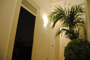 Interni