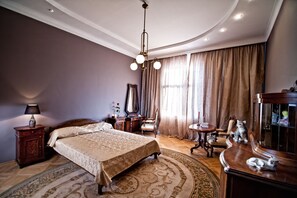 Superior Apartment - British Club Lviv (Lviv)