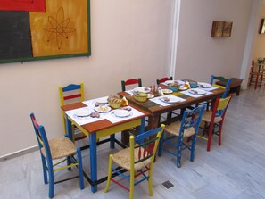 Kontinental frokost hver dag (EUR 8 per person)