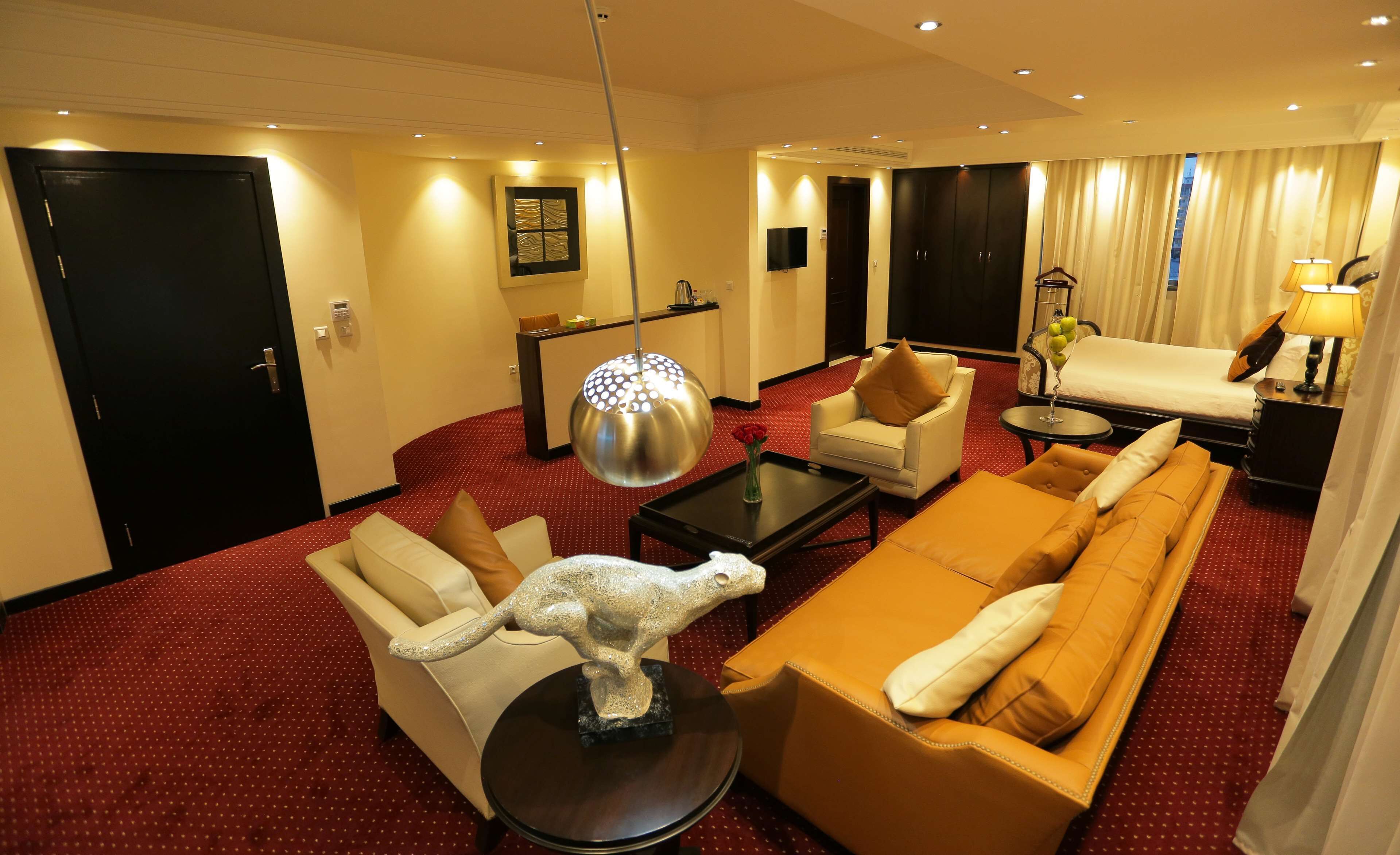 ministerial suite  | 1 bedroom, premium bedding, minibar, desk