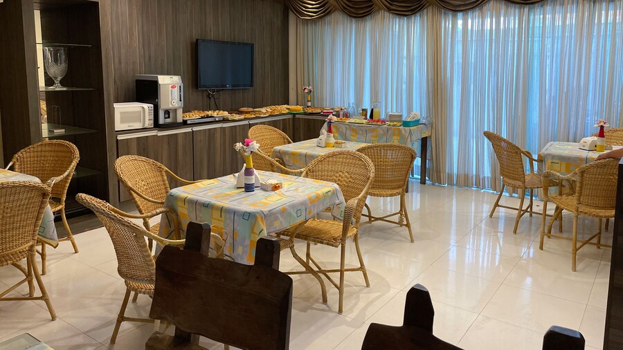 MDJ Suites