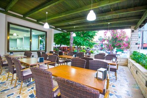 Chambre Triple Standard | Terrasse/Patio