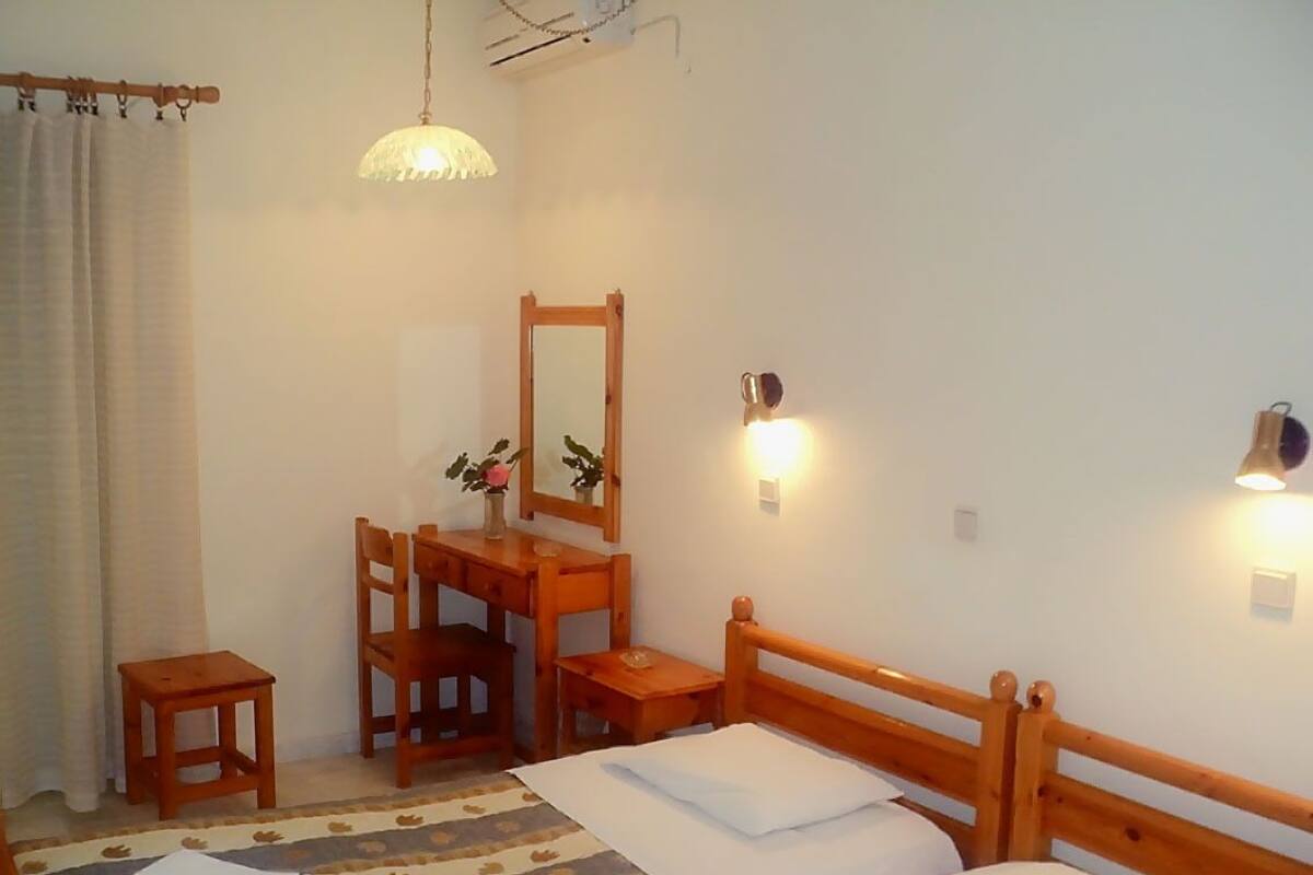 Free cots/infant beds, free WiFi