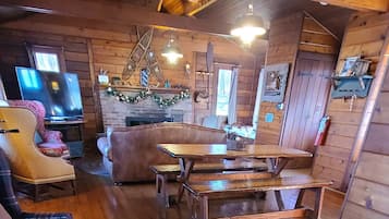 Cabin | Living area