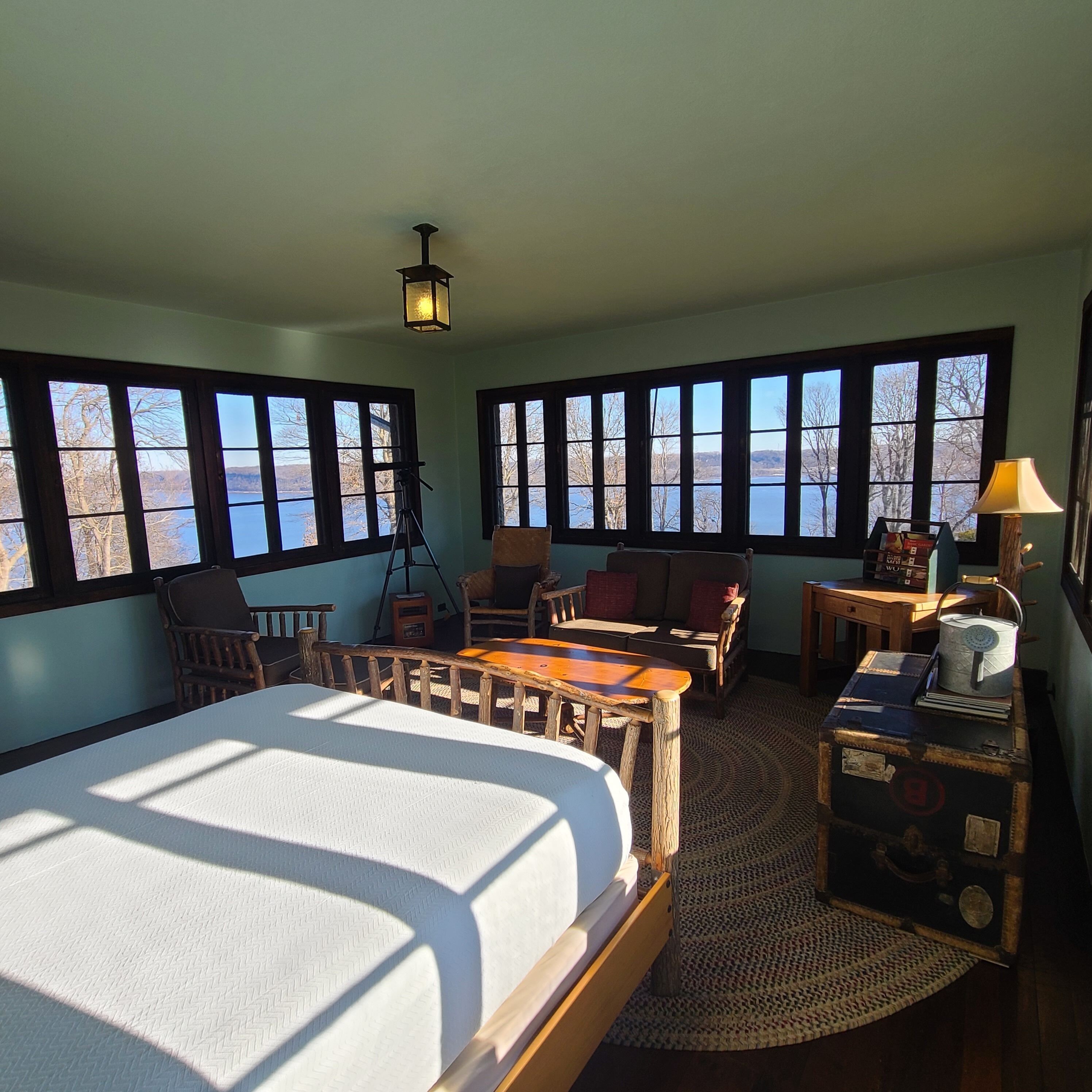 Suite Prestige, 1 très grand lit, vue sur le fleuve | Literie fournie