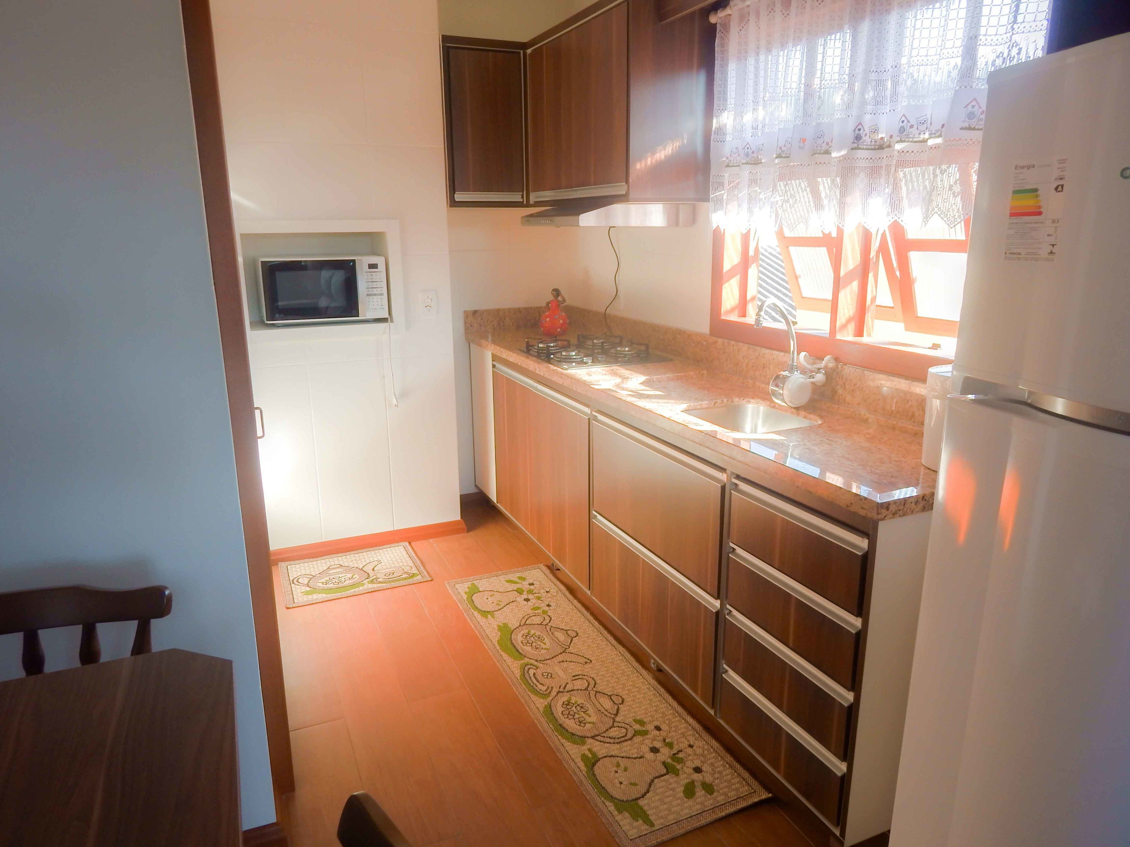 Traditional Apartment, 2 Bedrooms | Private kitchen | Fridge, microwave, stovetop, cookware/dishes/utensils