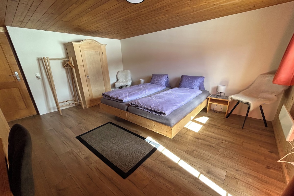 Haldeli 1. Stock | 3 habitaciones, edredón, decoración personalizada y muebles diferentes