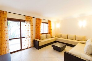 32-Zoll-Flachbildfernseher mit Satellitenempfang, Fernseher