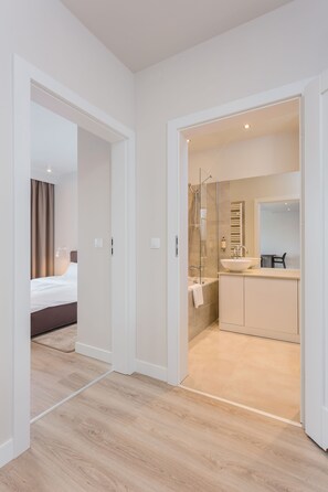Appartement supérieur | Coffre-fort, fer et planche à repasser, lit de bébé (supplément)