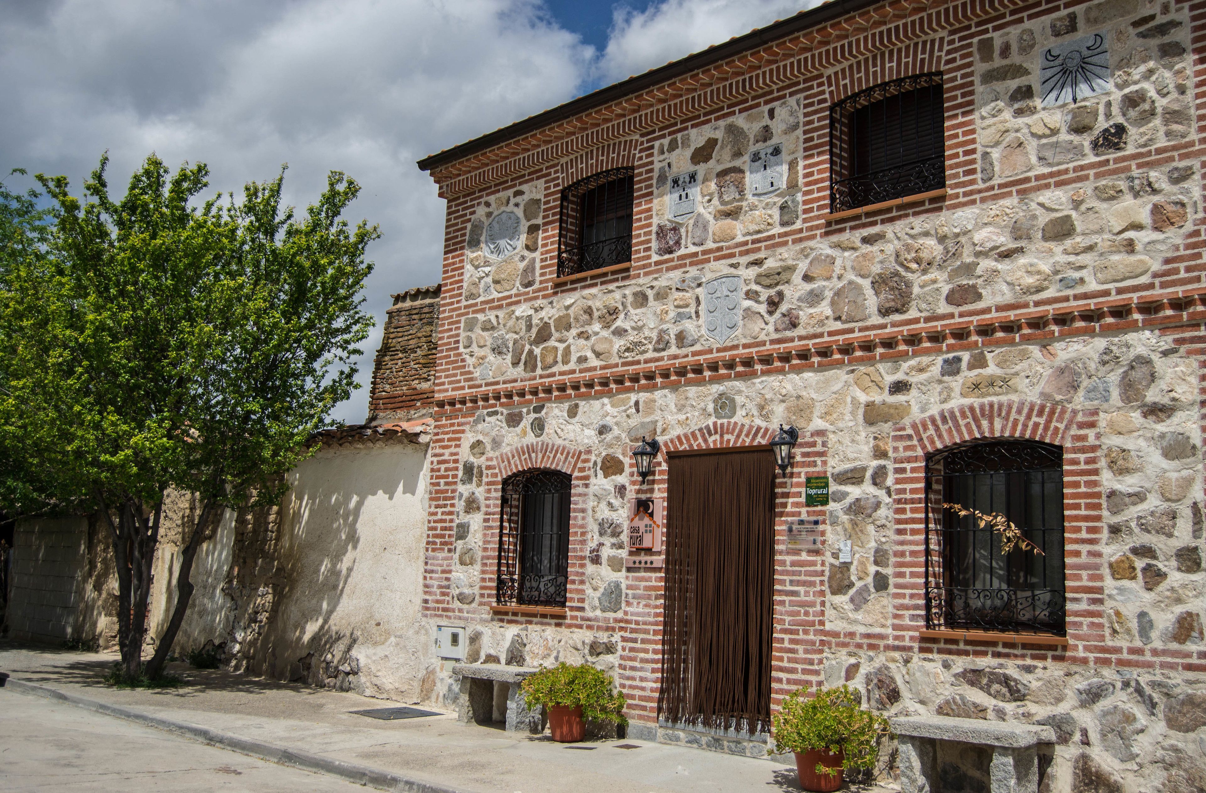 Vista frontal de la propiedad