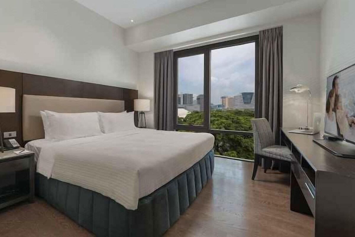 In-room safe, desk, laptop workspace, soundproofing