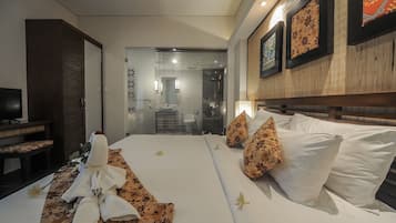 One Bedroom Private Pool | 1 hálószoba, prémium ágynemű, minibár és széf a szobában