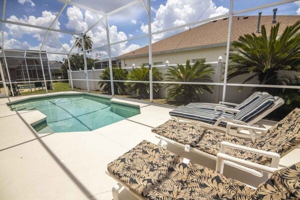 House, 4 Bedrooms | Pool