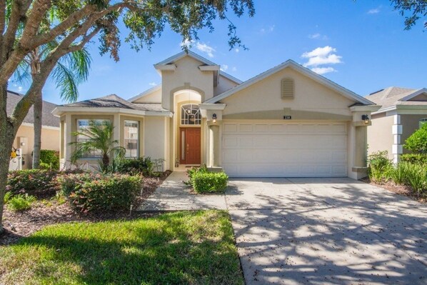 House, 4 Bedrooms | Front of property