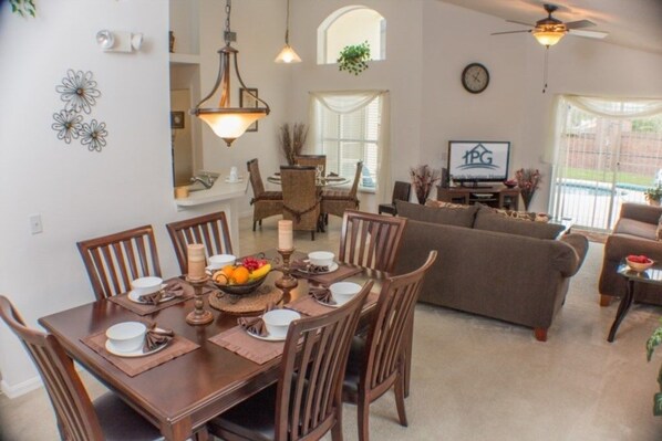 منزل - ٤ غرف نوم | تناول الطعام