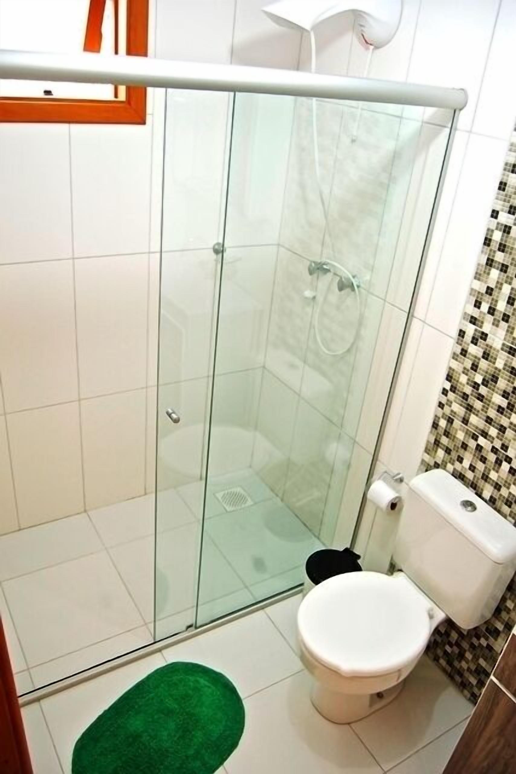 Casa standard, 2 quartos | Banheiro | Chuveiro, toalhas de banho