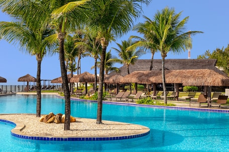 Una piscina al aire libre. Wish Natal