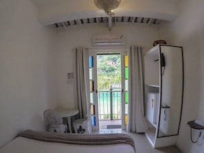 Frigobar, cofres nos quartos, individualmente decorados