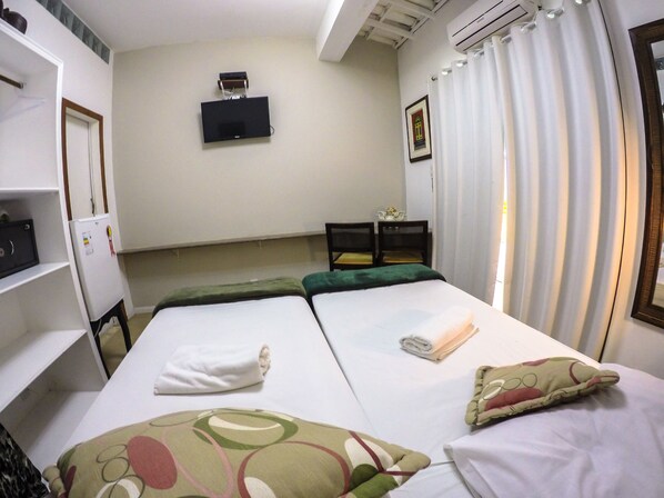 Room - Pousada Quebra Mar (Rio de Janeiro)