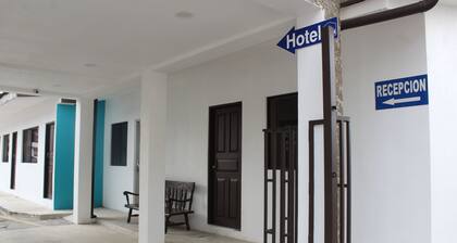 Hotel Cañas