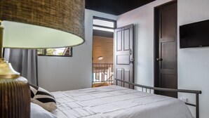 Deluxe Room | Iron/ironing board (on request), WiFi (free), bed sheets - Hotel Cañas (Cañas)