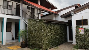 Front of property - Hotel Cañas (Cañas)
