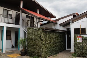 Front of property - Hotel Cañas (Cañas)