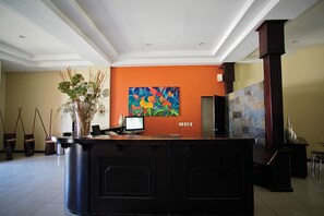 Quầy tiếp tân