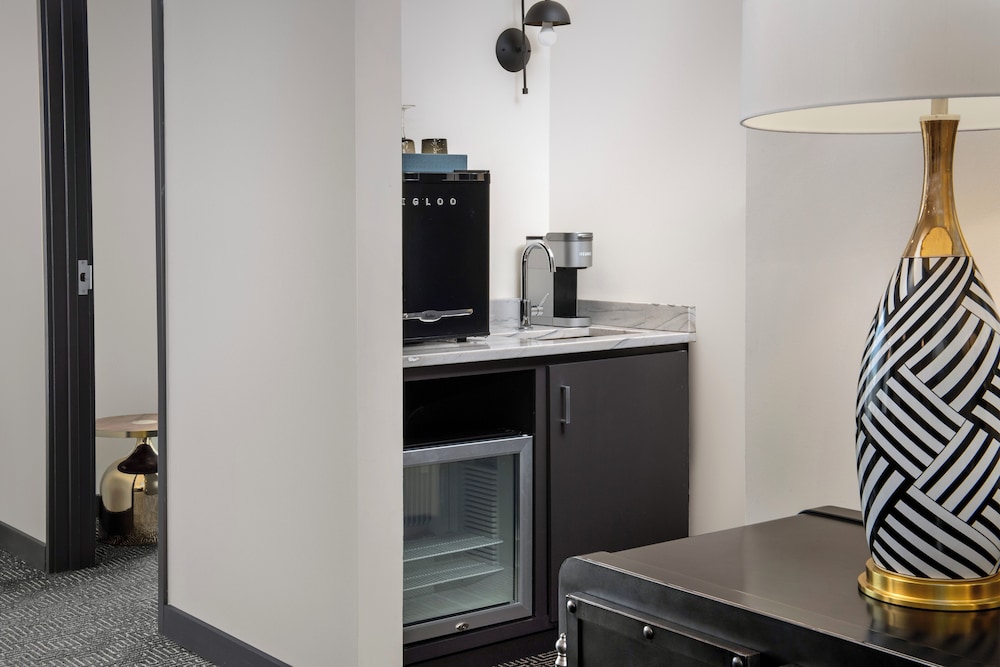 The Troubadour Hotel New Orleans by null