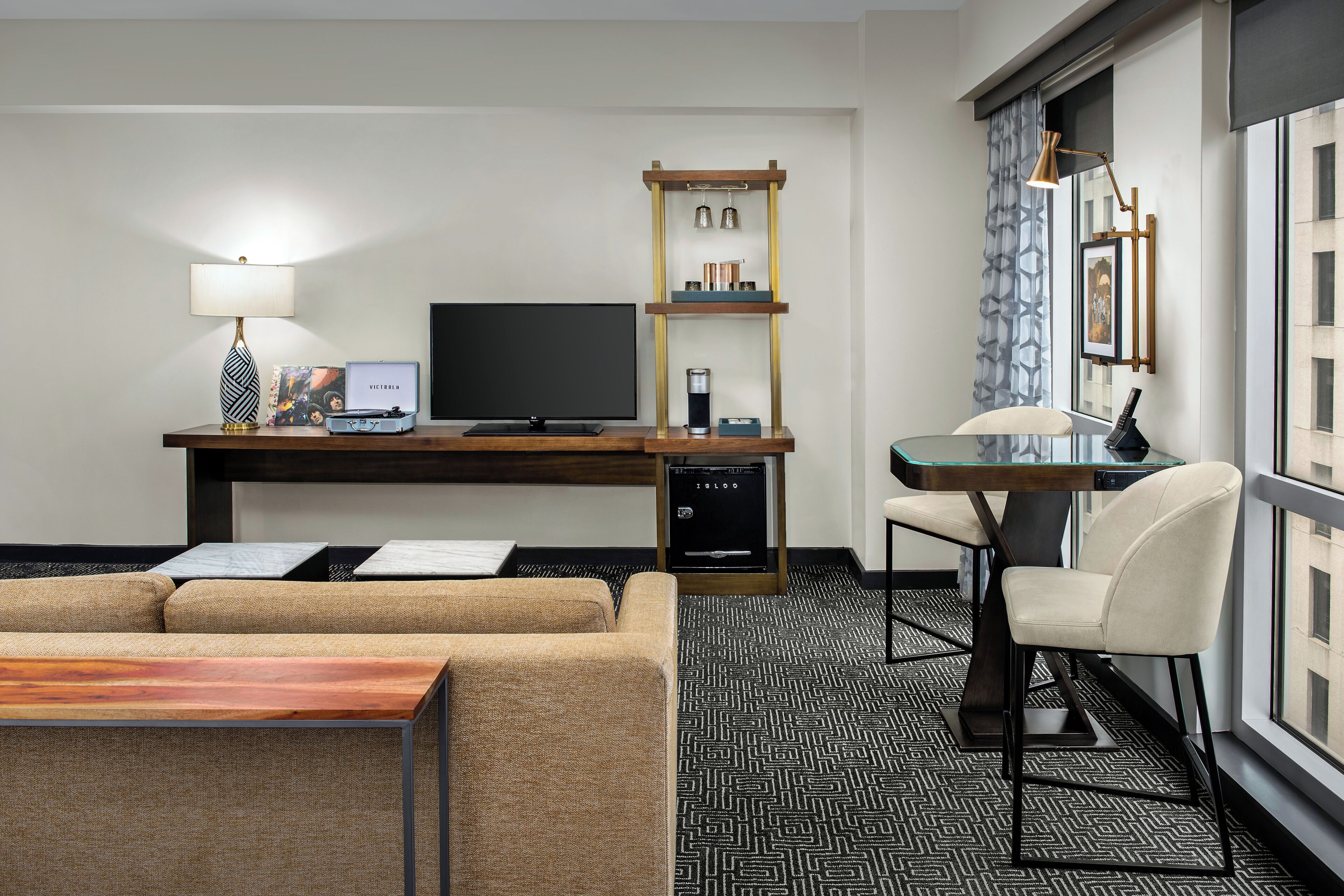 junior suite, 1 king bed, city view | city view