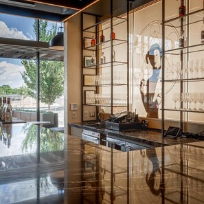 Unclassified image, 5 of 38, button