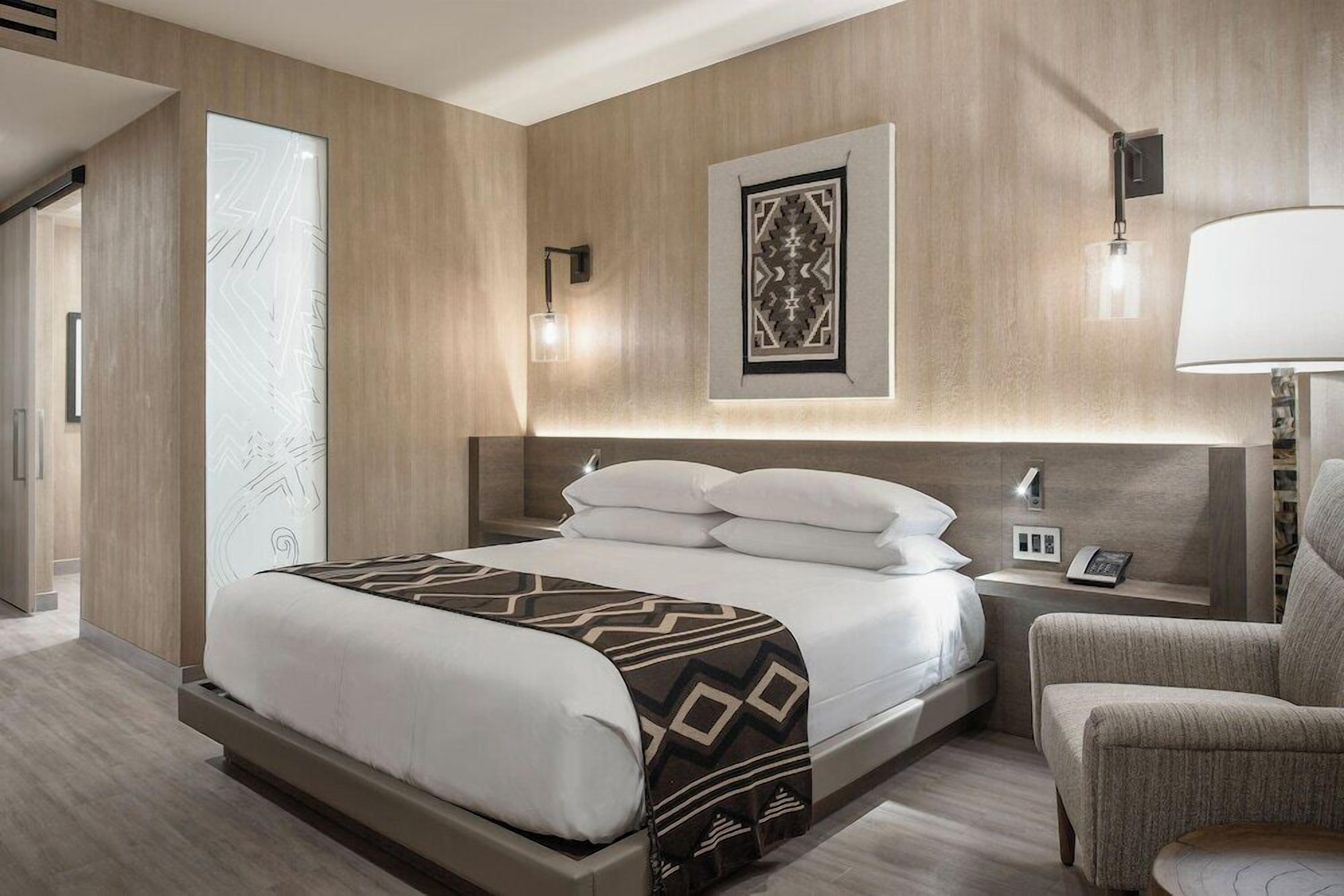 Premium bedding, in-room safe, desk, blackout drapes