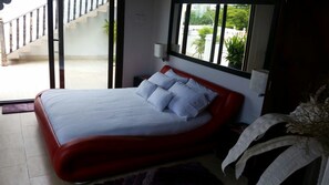Premium bedding, minibar, in-room safe, iron/ironing board