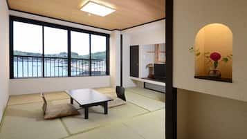 Chambre Tradition (Japanese Style) | Coffres-forts dans les chambres, Wi-Fi gratuit, draps fournis