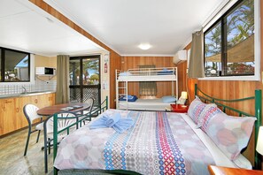 Cabin - Bundy Bear | Free WiFi, bed sheets - BIG4 Cane Village Holiday Park (Avoca)