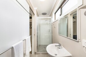 Standard-Ferienhütte, 1 Queen-Bett (Turtle) | Badezimmer