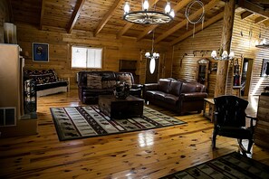 Vacation Rental | Vardagsrum | Platt-tv