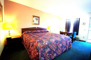 Premium Room, 1 King Bed | Premium bedding, desk, soundproofing, free WiFi - American Motel (Lenoir)
